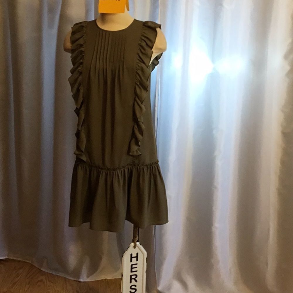 Ruffled pleated front summer dress in green ex sml
